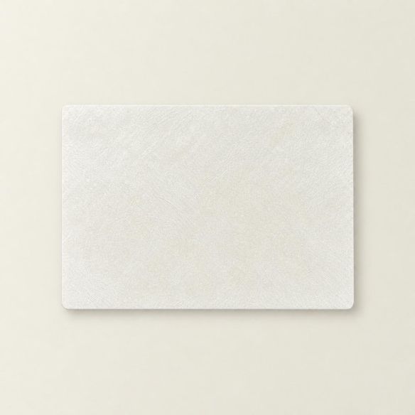 Rechthoekige Placemat Damasco Polyline in wit met een subtiel, gestructureerd patroon, plat neergelegd op een lichte, neutrale ondergrond.