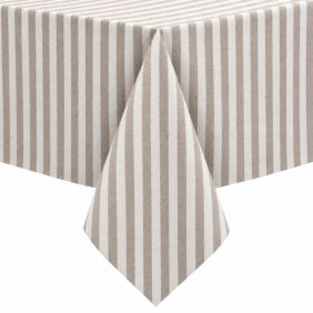 Gecoat tafellinnen Salas Taupe met een verticaal gestreept patroon in taupe en wit, elegant gedrapeerd over de hoek van een tafel voor presentatie.