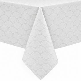 Wit gecoat tafellinnen Amigoni met een elegant waaiervormig patroon, strak gedrapeerd over een tafel voor een stijlvolle en beschermende uitstraling.