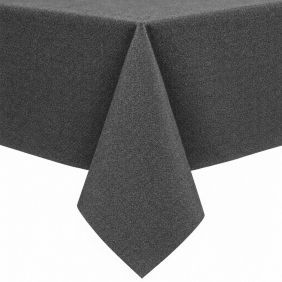 Gecoat tafelkleed Roa in antraciet met een fijne textuur, strak over een hoek van een tafel gedrapeerd voor een moderne uitstraling in de eetkamer.
