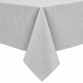 Gecoat tafelkleed met een subtiel wit patroon van dunne horizontale strepen, elegant gedrapeerd over een tafel voor een strakke uitstraling.