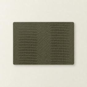 Rechthoekige groene placemat Bodil van 30x43 cm met een gedetailleerd reliëfpatroon dat doet denken aan een krokodillenleerstructuur.