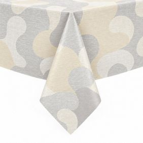Tafelzeil Maori Grijs Effects met een abstract patroon in grijze en beige tinten, strak over een hoek van een tafel gedrapeerd voor een strak effect.