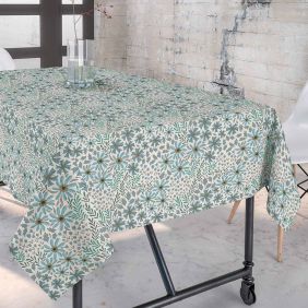 Gecoat tafellinnen met een digitaal geprint Primula blauw patroon, 140cm x 20m.