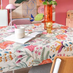 Gecoat tafellinnen met kleurrijk bloemenpatroon, 140cm x 20m, ideaal voor tafeldecoratie.